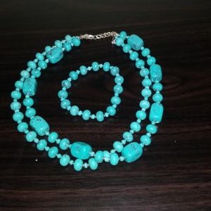 Premier Designs necklace and bracelet